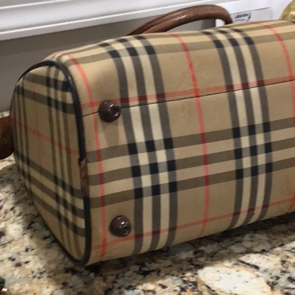 Burberry’s Vintage Check Boston Bag Burberrys with COA